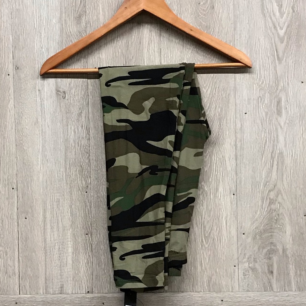 Camo Soft Brushed Leggings - Picture 2 of 3
